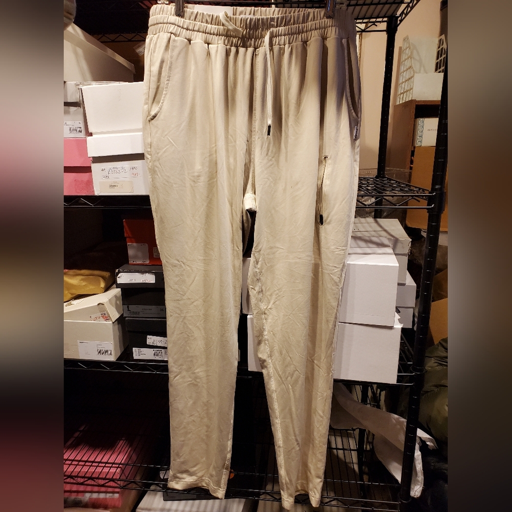 Sz XL NWT Feat supersoft sweatpants